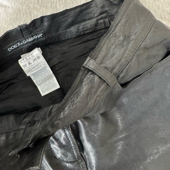 VINTAGE DOLCE & GABBANA BLACK LEATHER MINI SKIRT - Picture 10 of 10